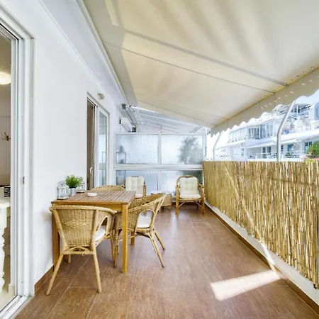 The Mirror With Large Sunny Balcony Apartment Athens
