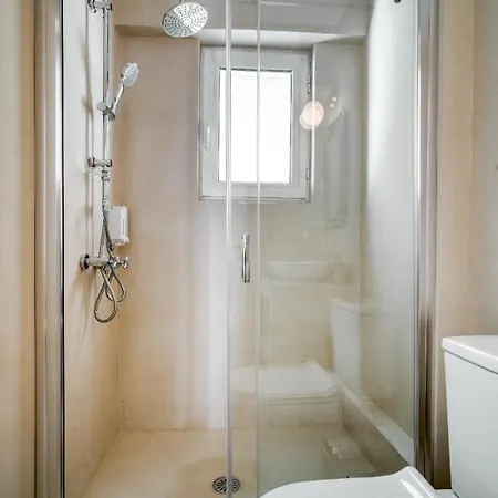 The Mirror With Large Sunny Balcony Apartment *